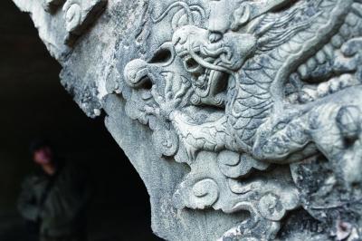 現代工程現云龍浮雕 專家稱浮雕與皇家有關
